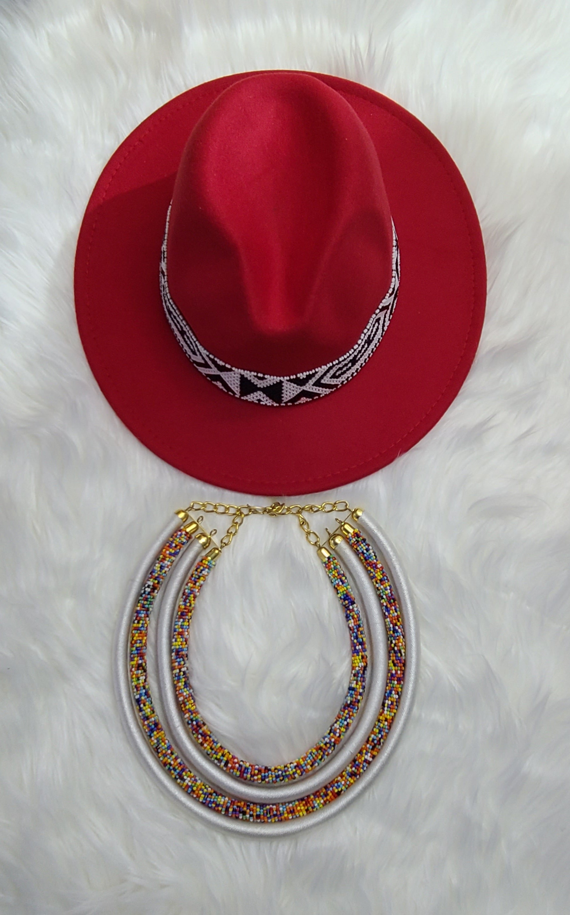 Maasaï hat & necklace set