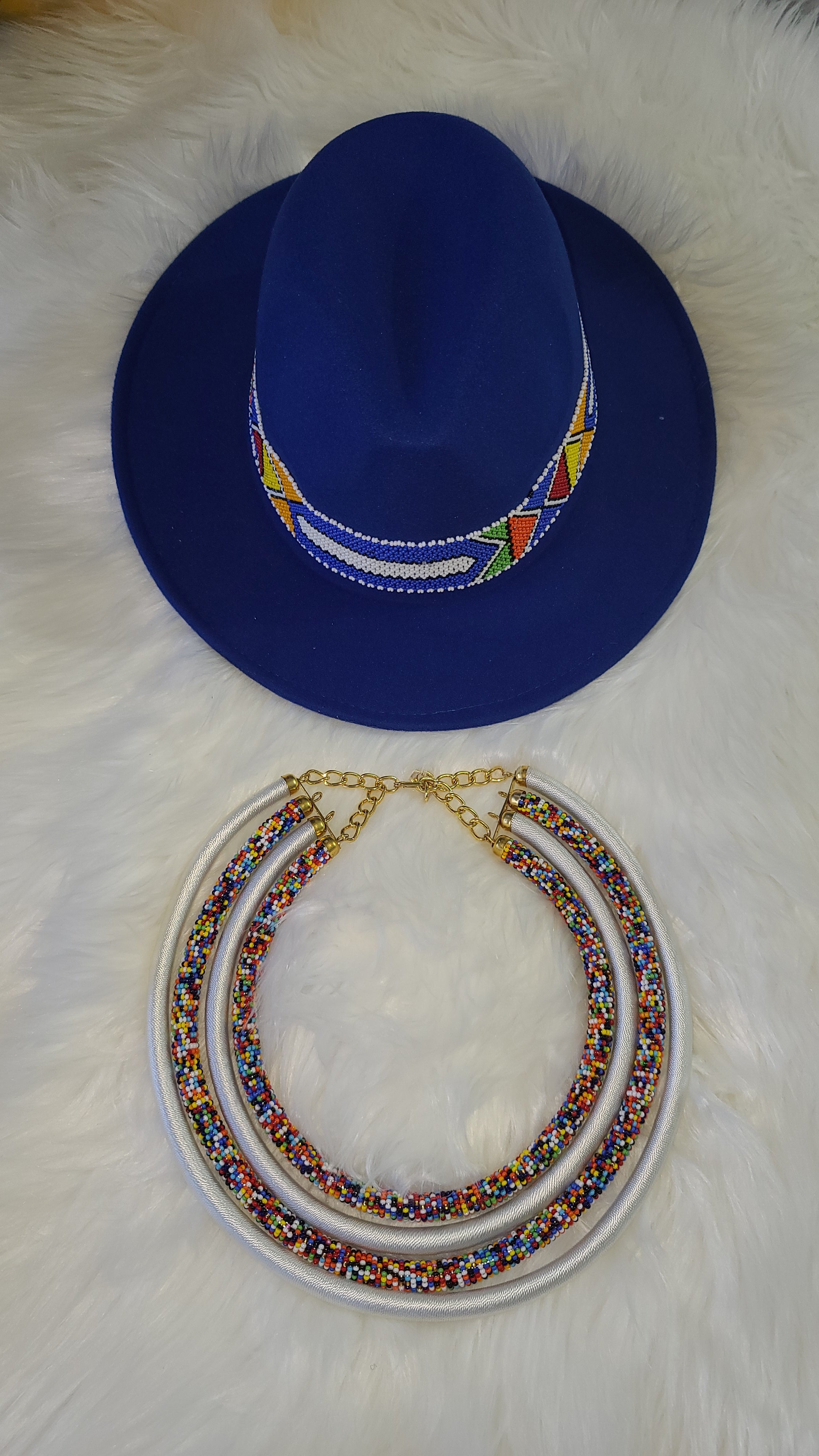 Maasaï hat & necklace set