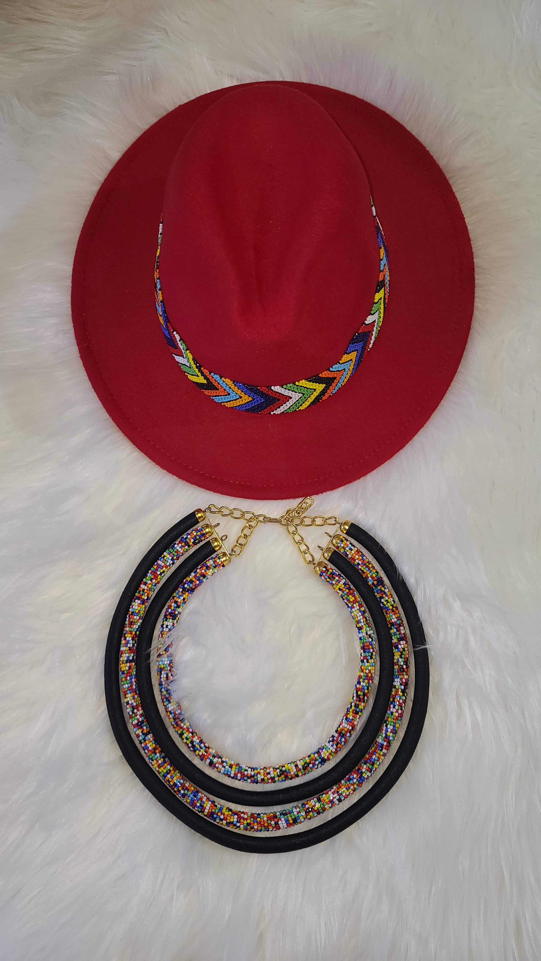Maasaï hat & necklace set